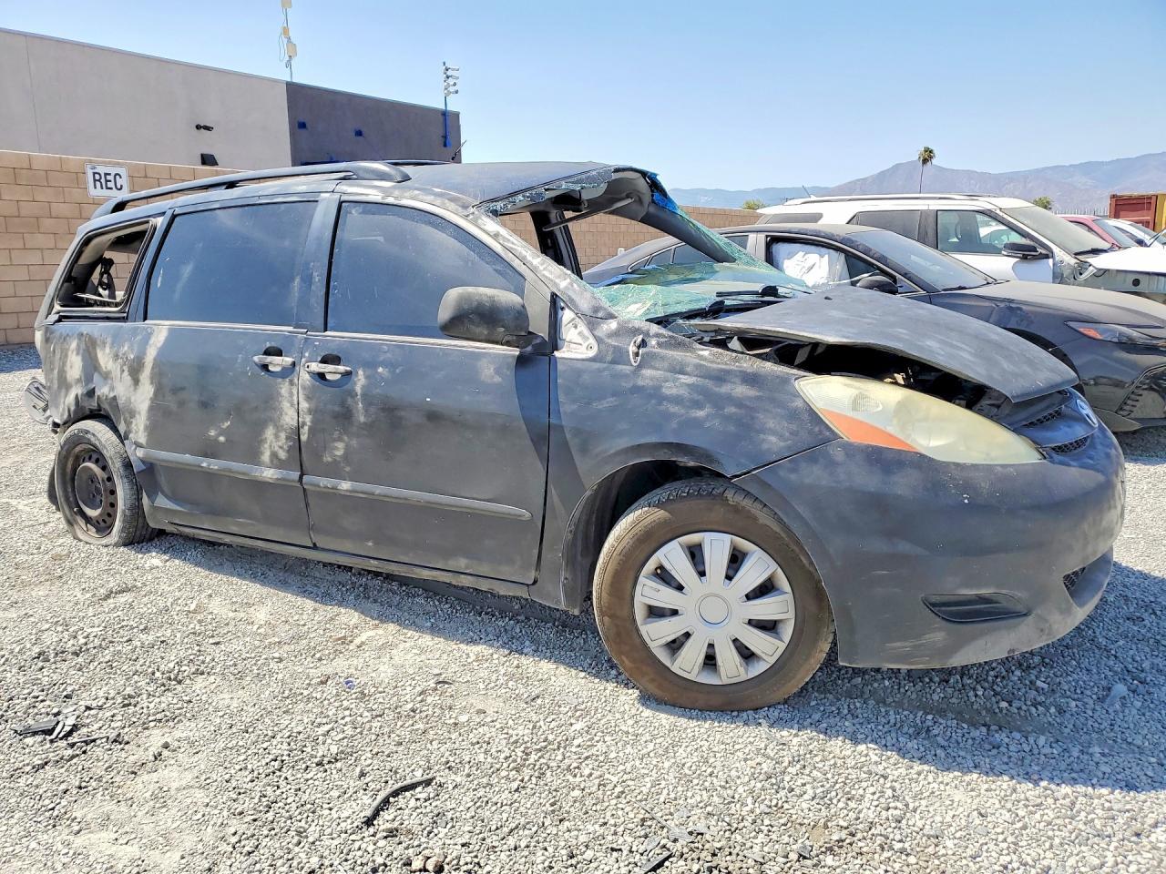 2006 Toyota Sienna Le 8 Passenger - Фото 4
