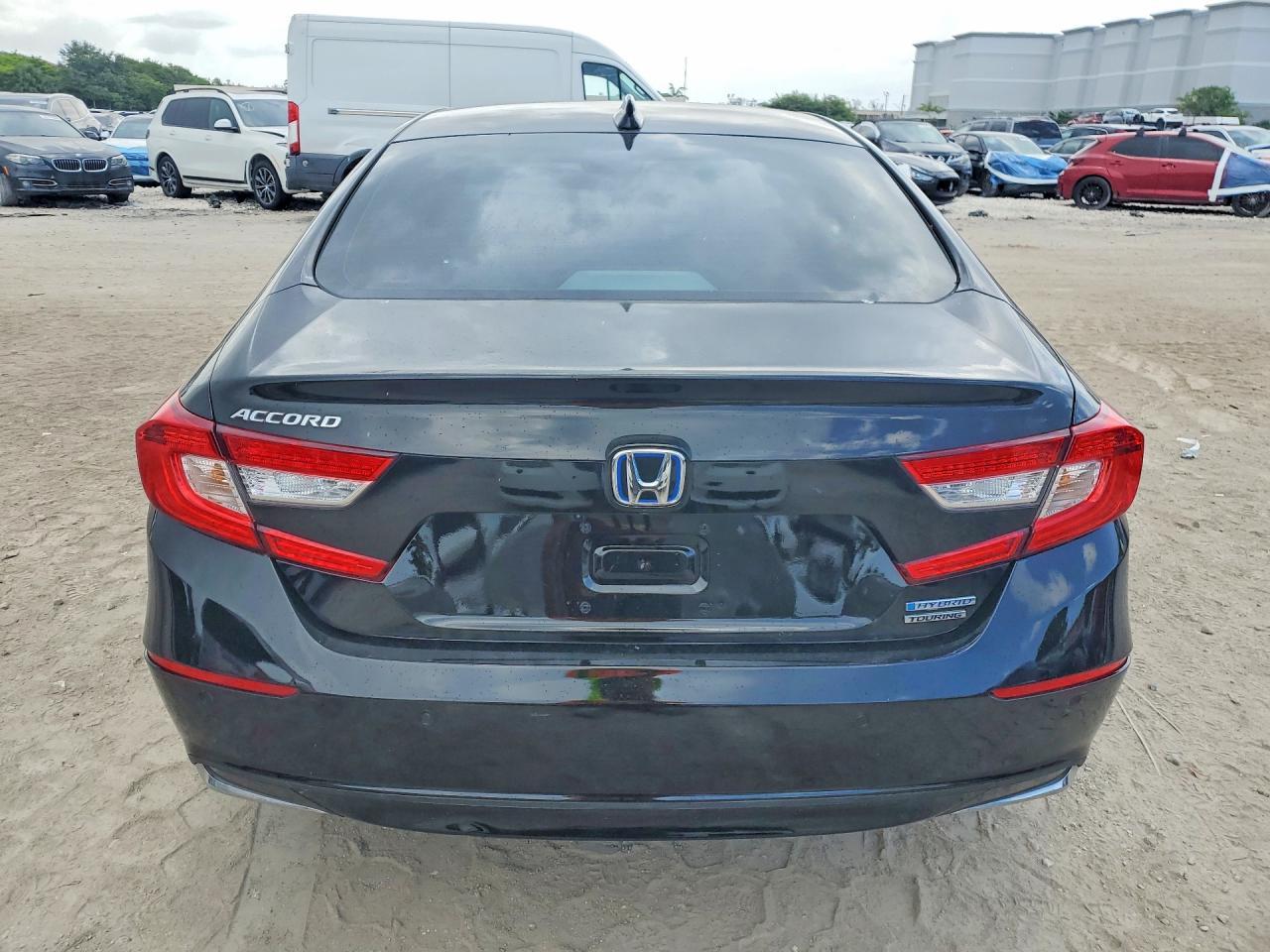 2022 Honda Accord Touring Hybrid - Image 6