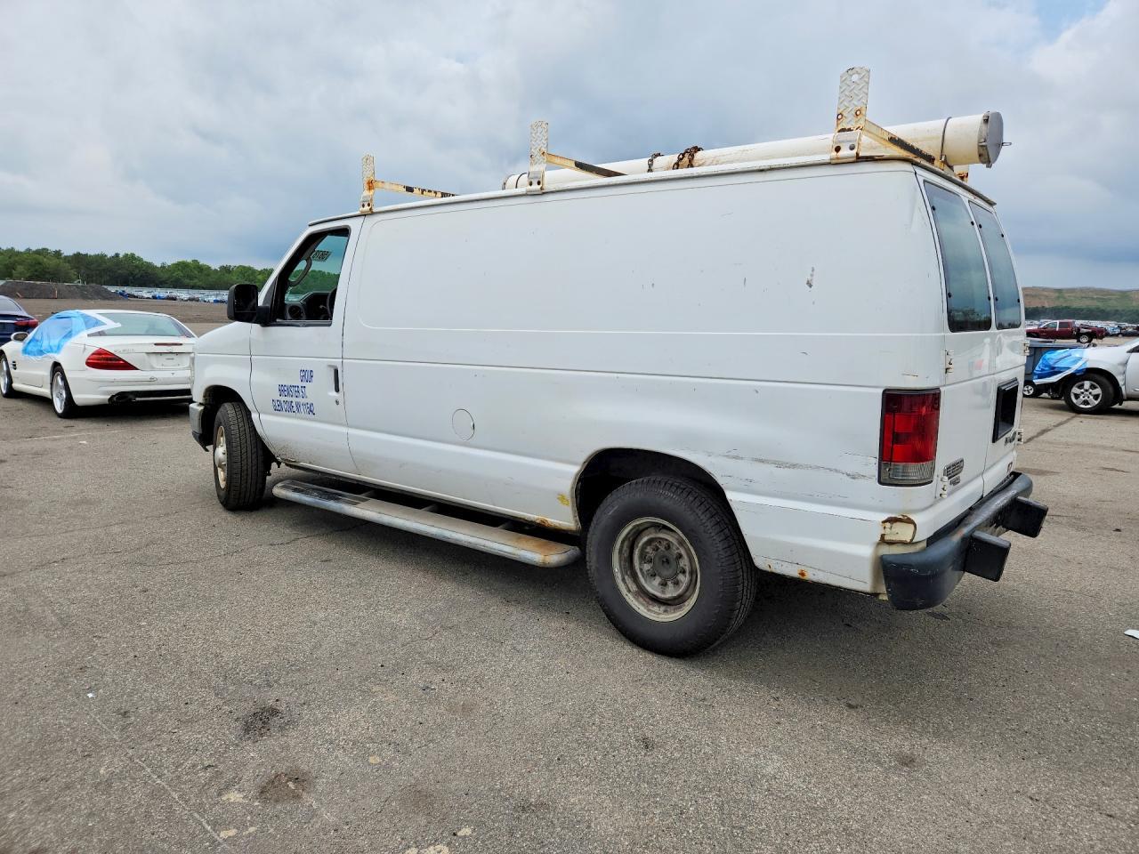 2012 Ford E250 Delivery Van - Фото 2