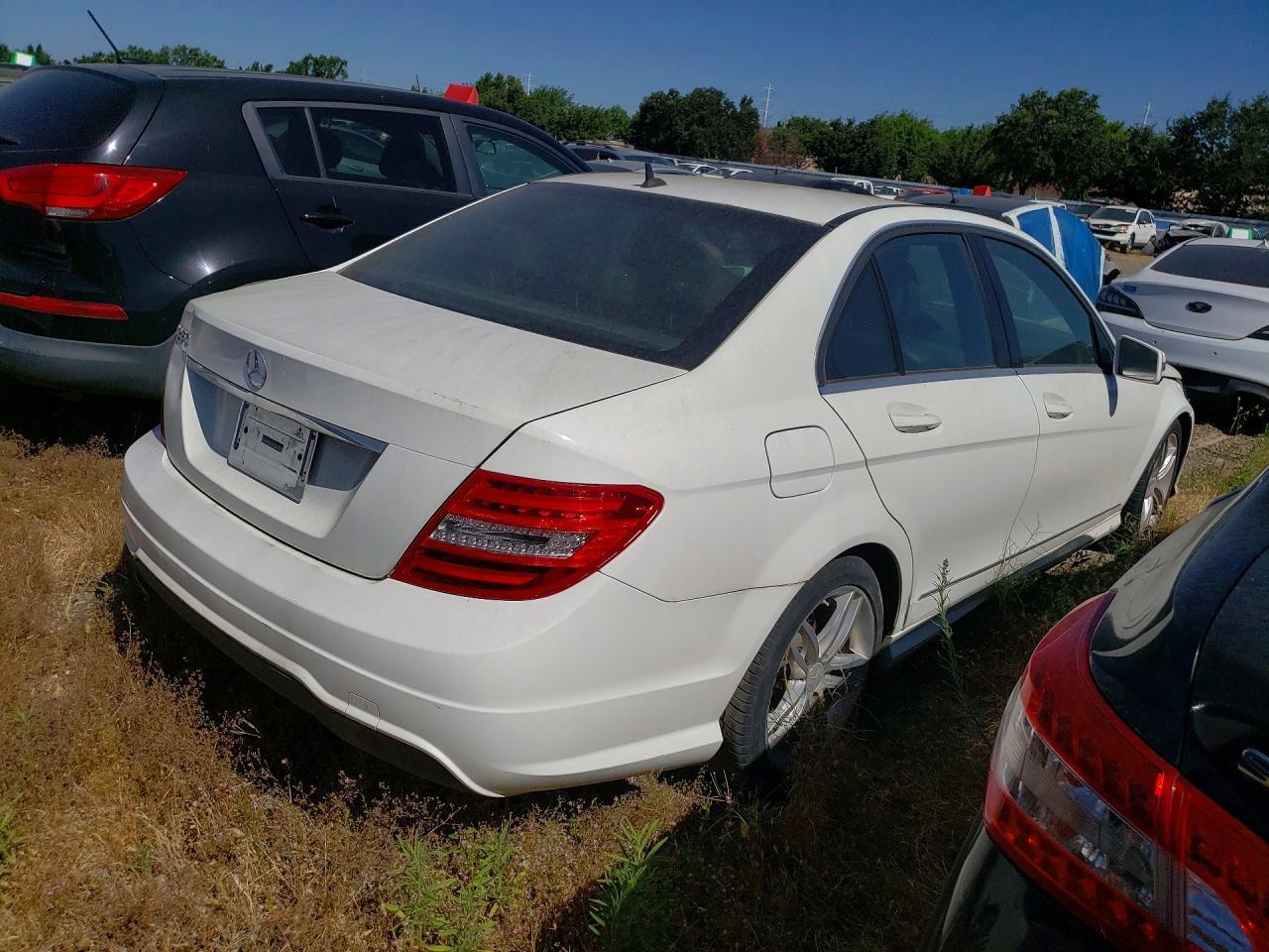 2014 Mercedes-Benz C 250 - Фото 3