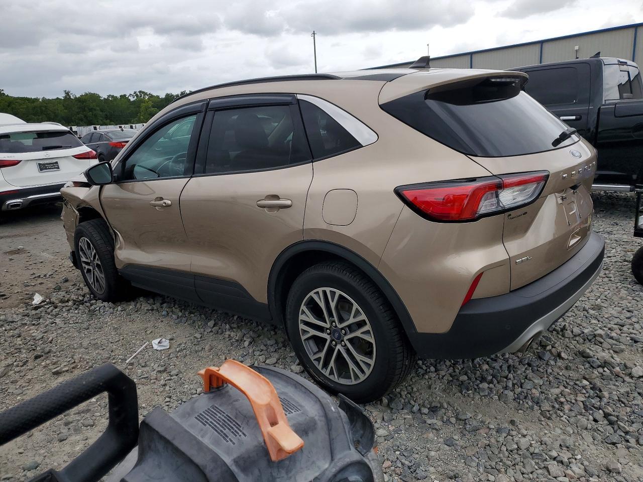 2020 Ford Escape Sel - Image 2