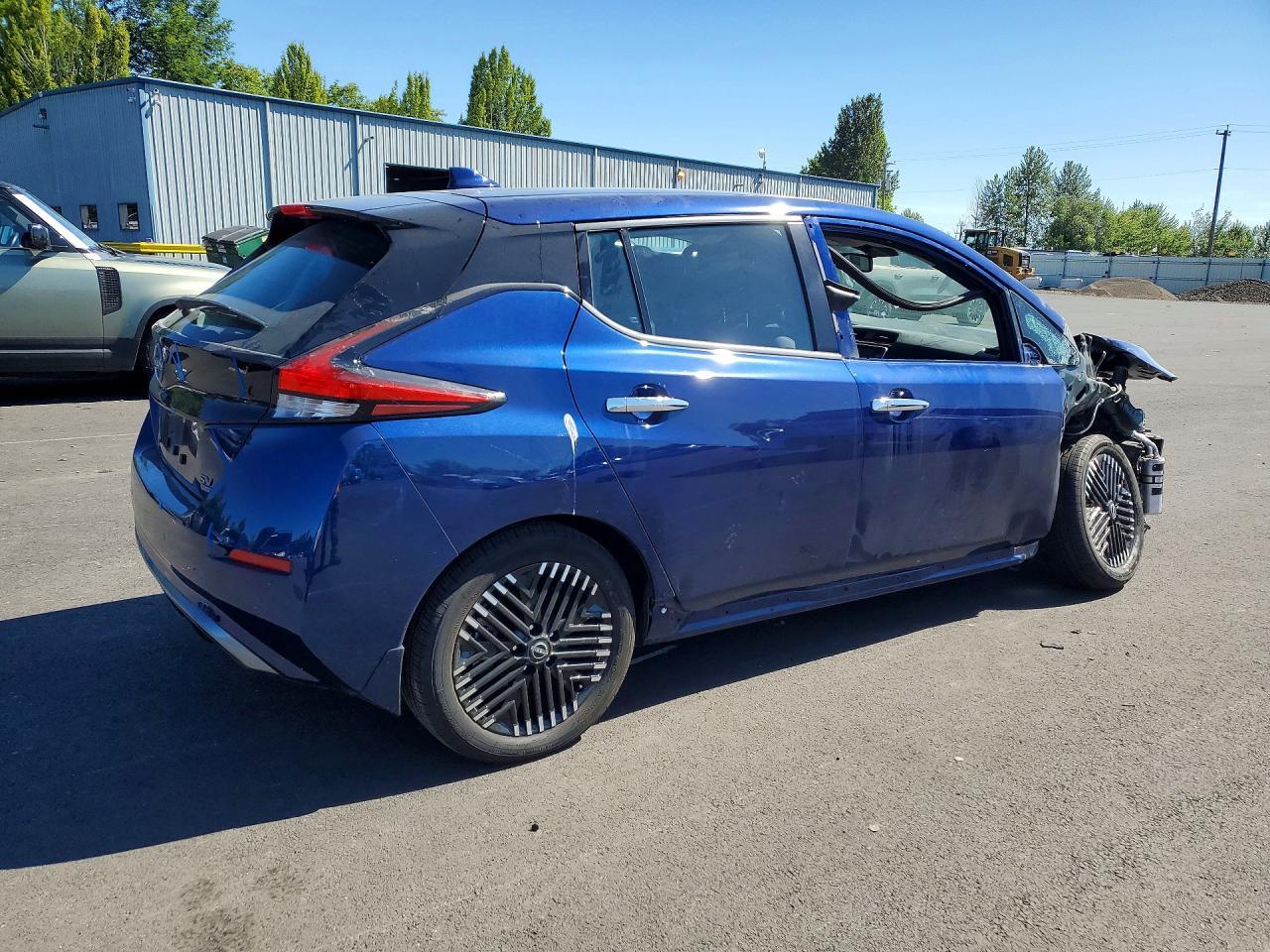 2025 Nissan Leaf Sv Plus - Image 3