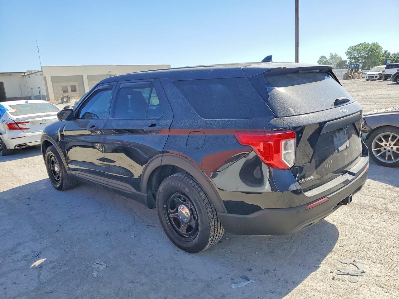 2023 Ford Explorer Police Interceptor - Image 2