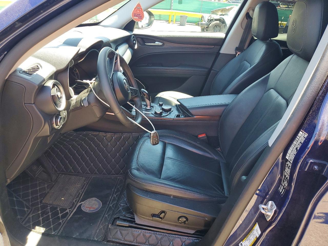 2018 Alfa Romeo Stelvio - Image 7