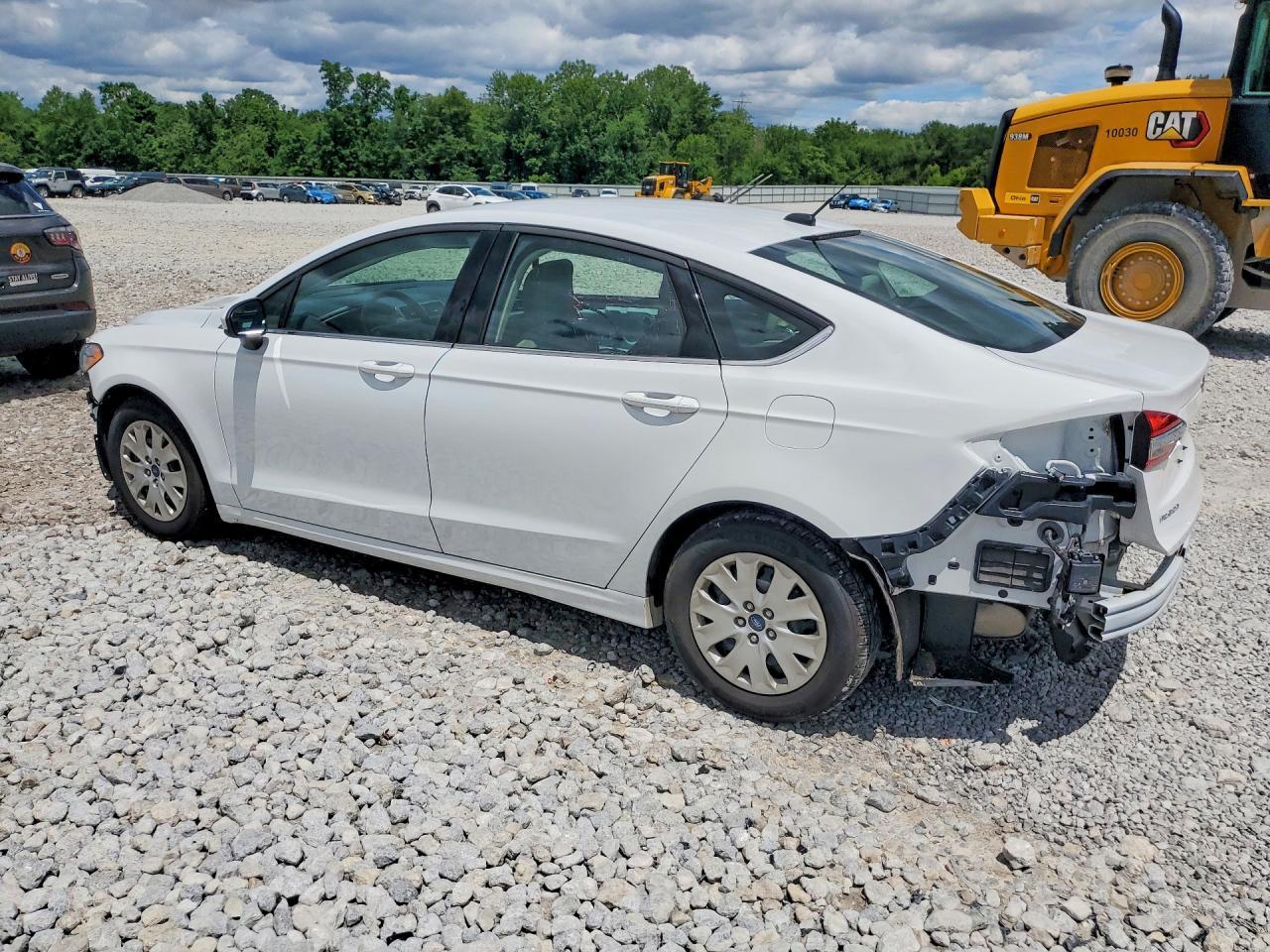 2019 Ford Fusion S - Фото 2