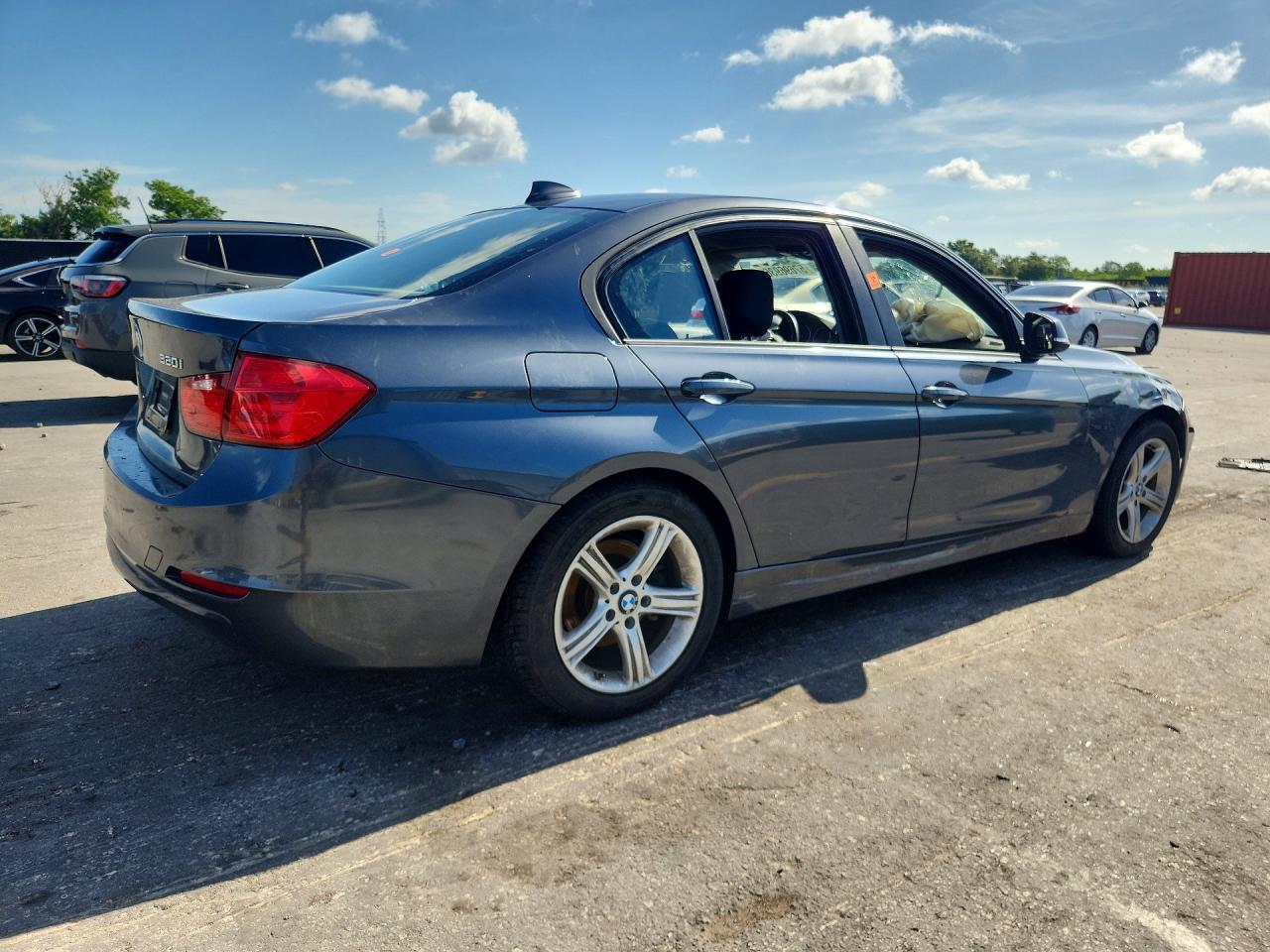 2015 BMW 320 I - Фото 3