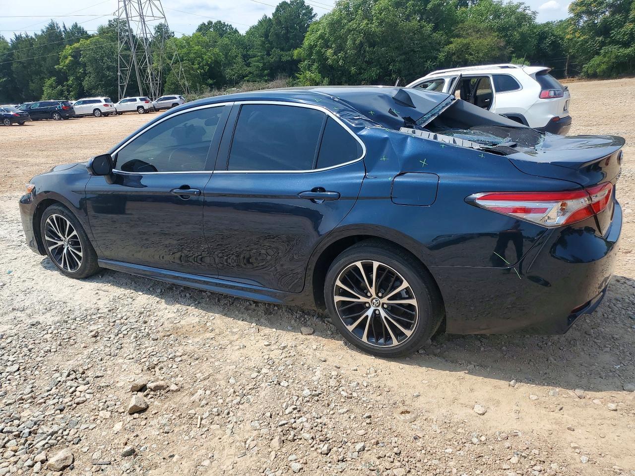 2018 Toyota Camry Se - Фото 2
