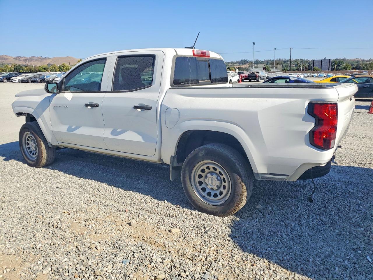 2023 Chevrolet Colorado - Фото 2
