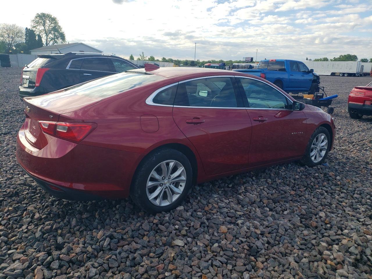 2025 Chevrolet Malibu Lt - Image 3