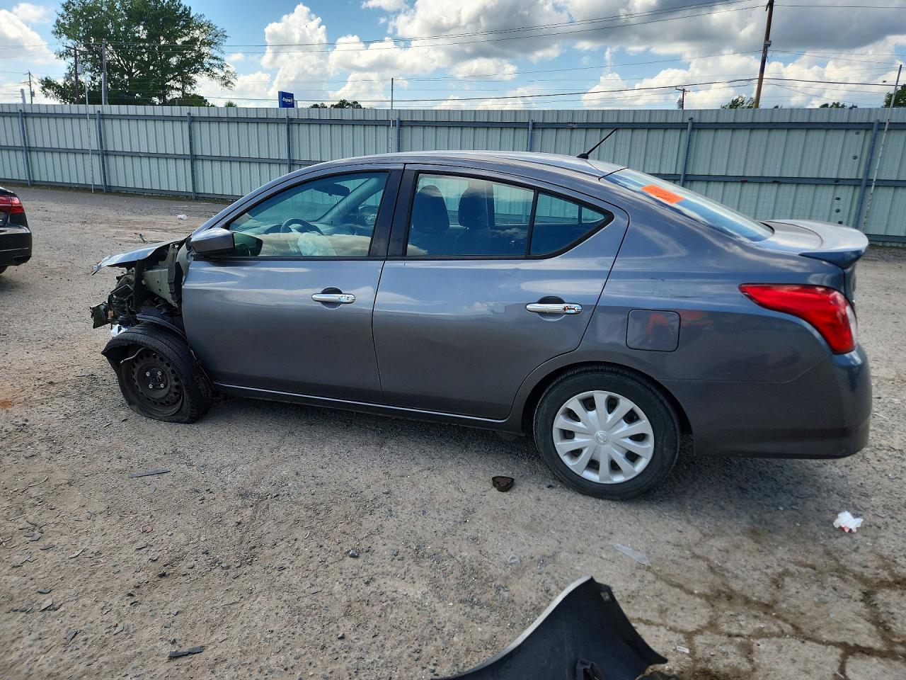 2019 Nissan Versa Sv - Фото 2
