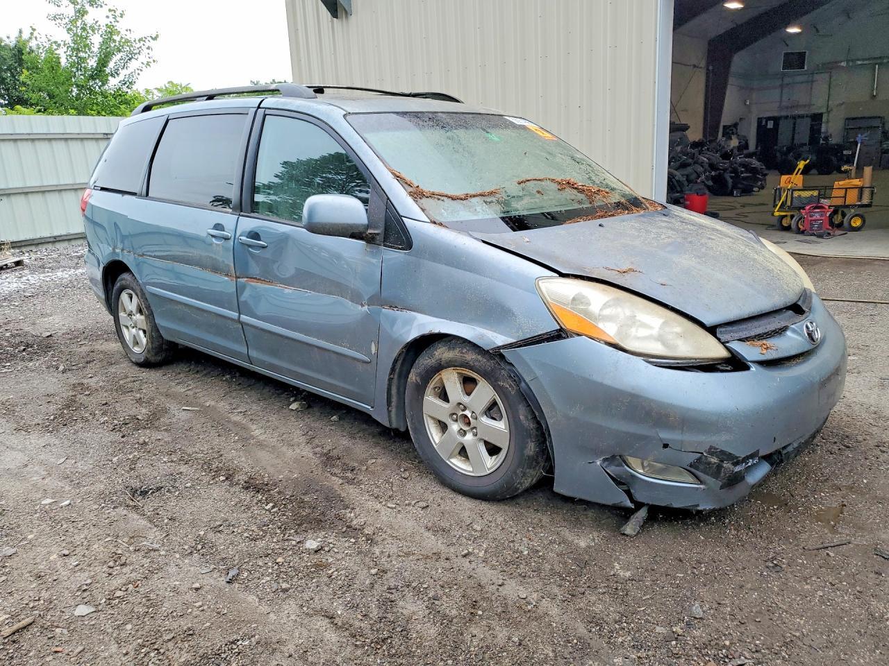 2009 Toyota Sienna - Фото 4