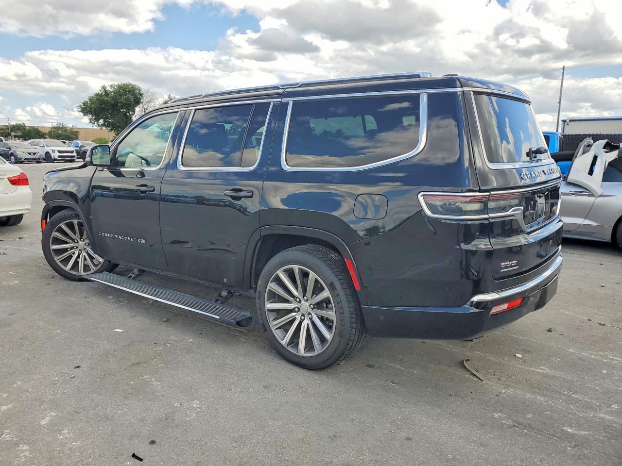 2023 Jeep Grand Wagoneer Series Ii - Фото 2