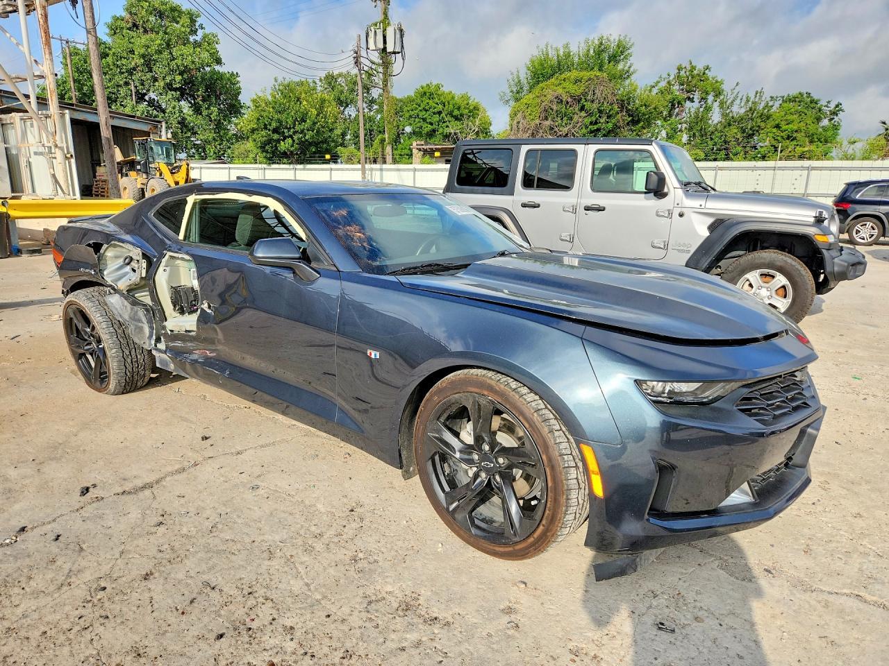 2021 Chevrolet Camaro - Image 4