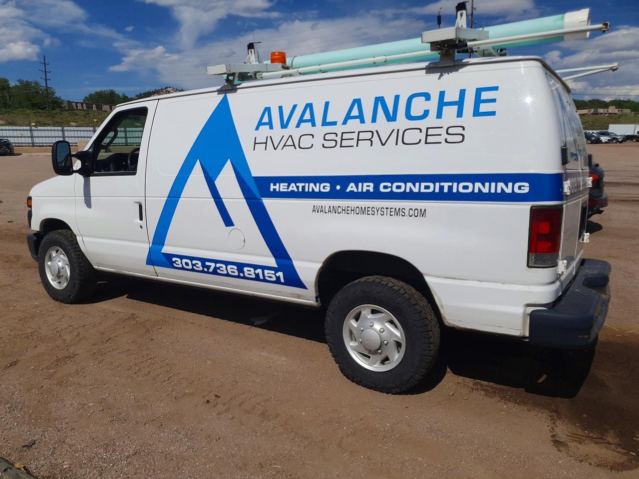 2009 Ford Econoline E250 Van - Фото 2