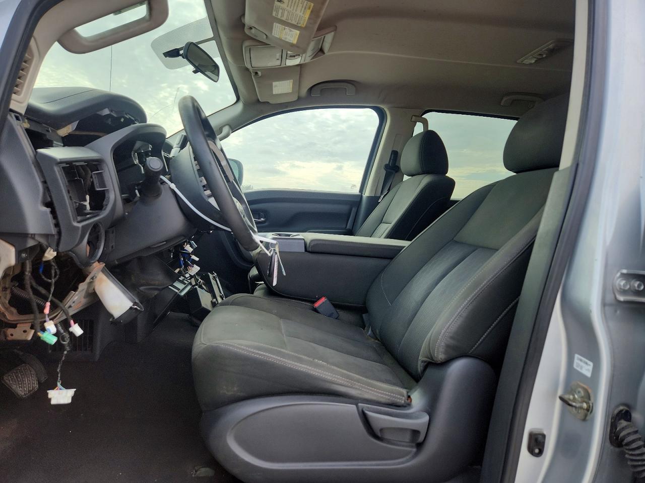 2017 Nissan Titan S - Фото 7