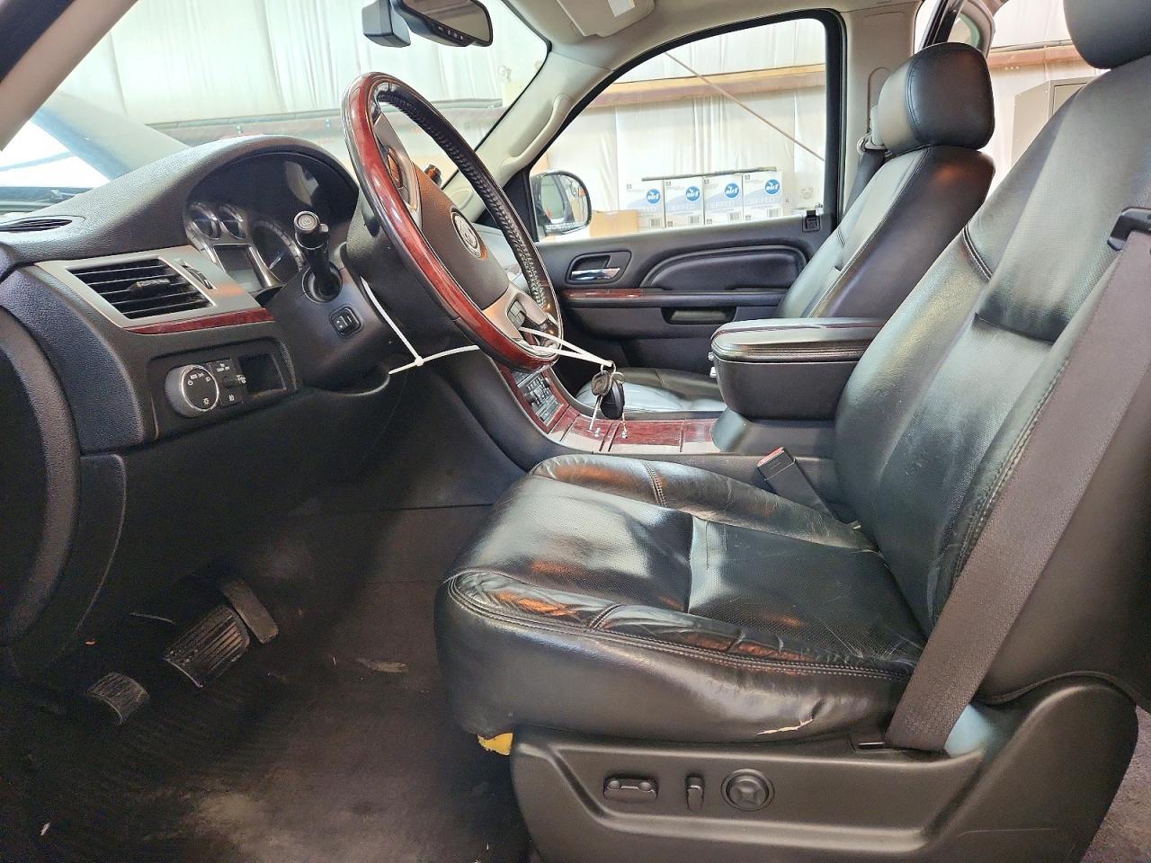 2011 Cadillac Escalade Luxury - Фото 7