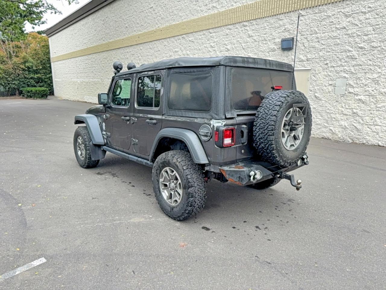 2018 Jeep Wrangler Unlimited Sport - Image 3