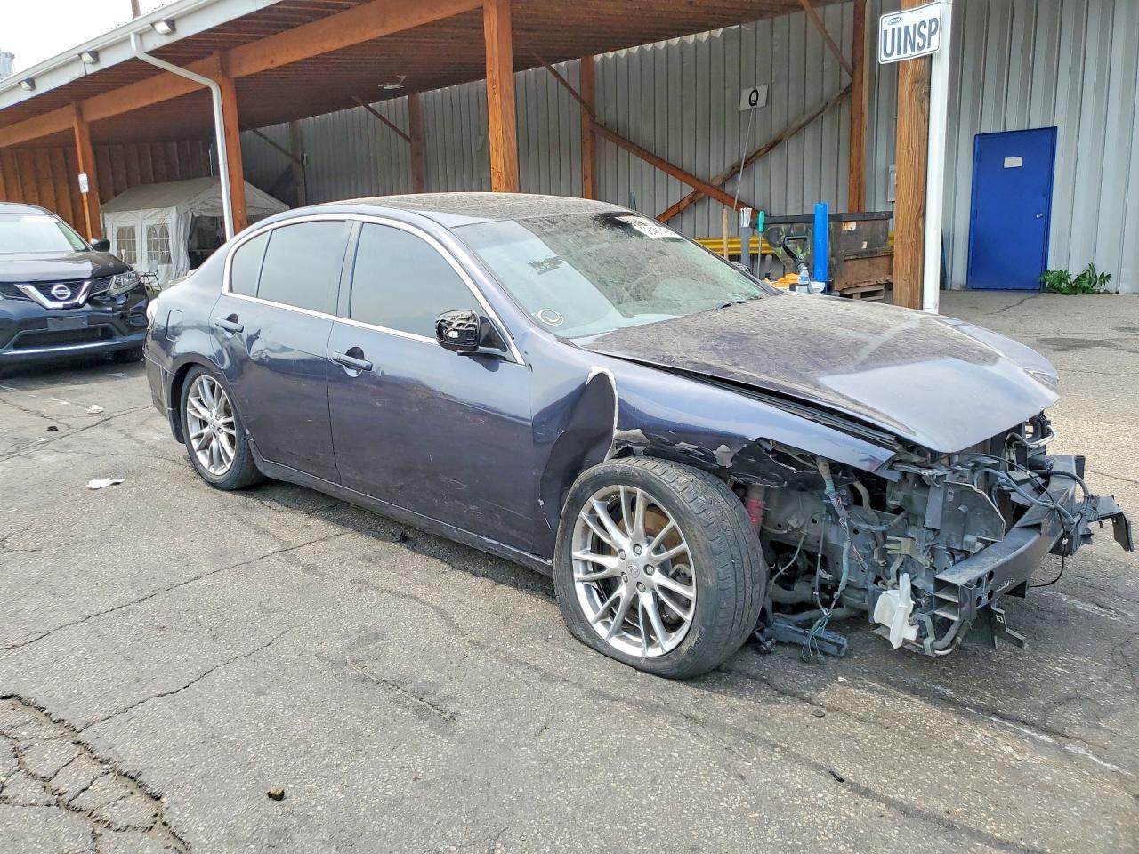 2010 Infiniti G17 X - Image 4