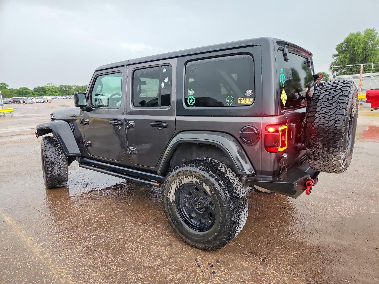 2021 Jeep Wrangler Unlimited Sport - Фото 2