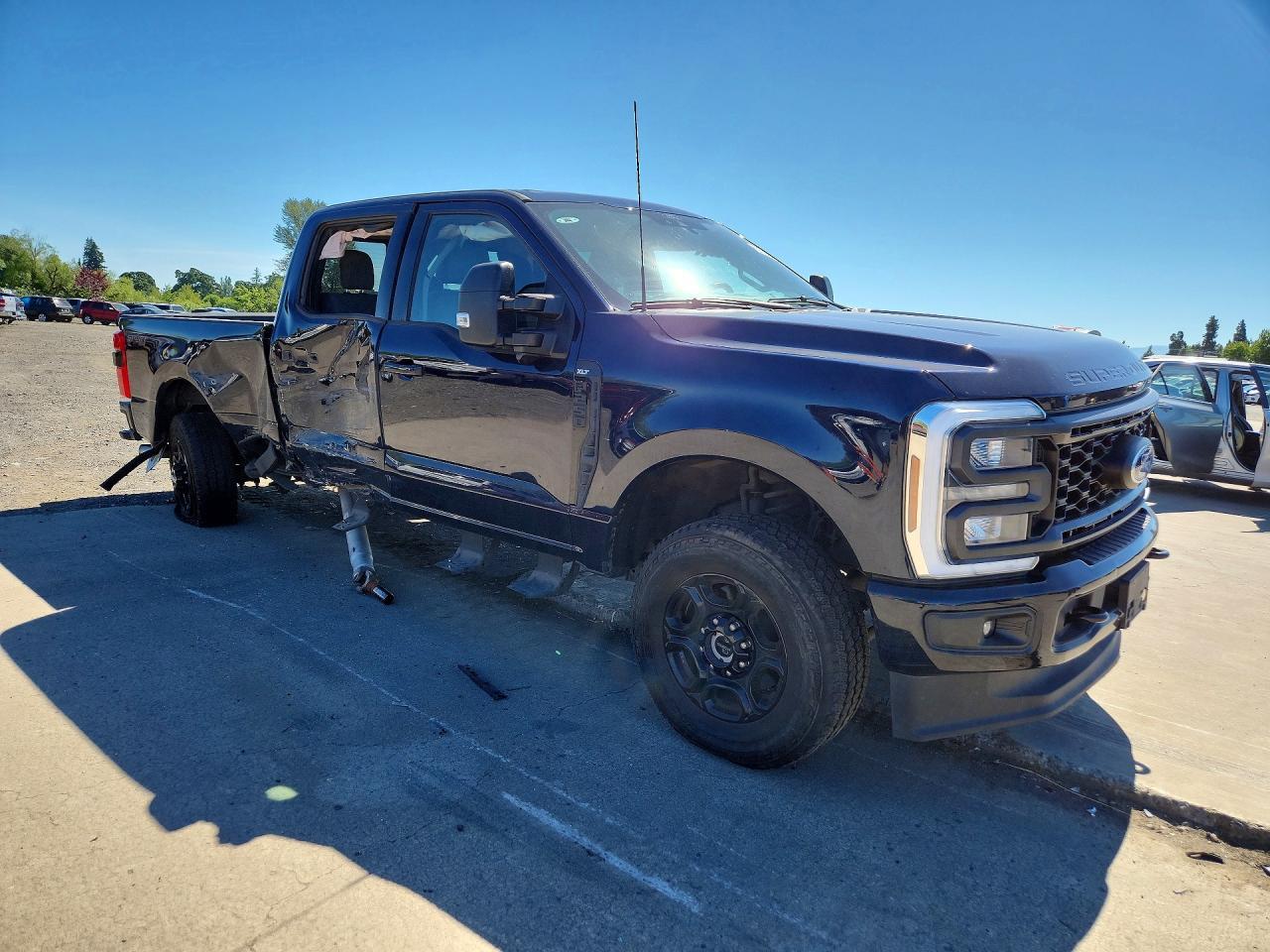 2024 Ford F250 Super Duty - Image 4