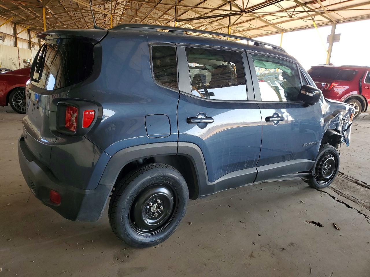 2023 Jeep Renegade Latitude - Фото 3