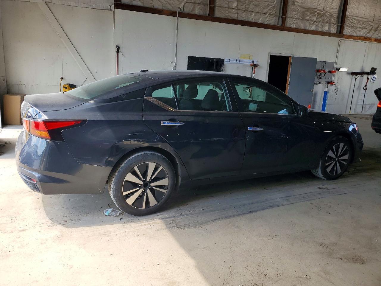 2021 Nissan Alitma - Фото 3