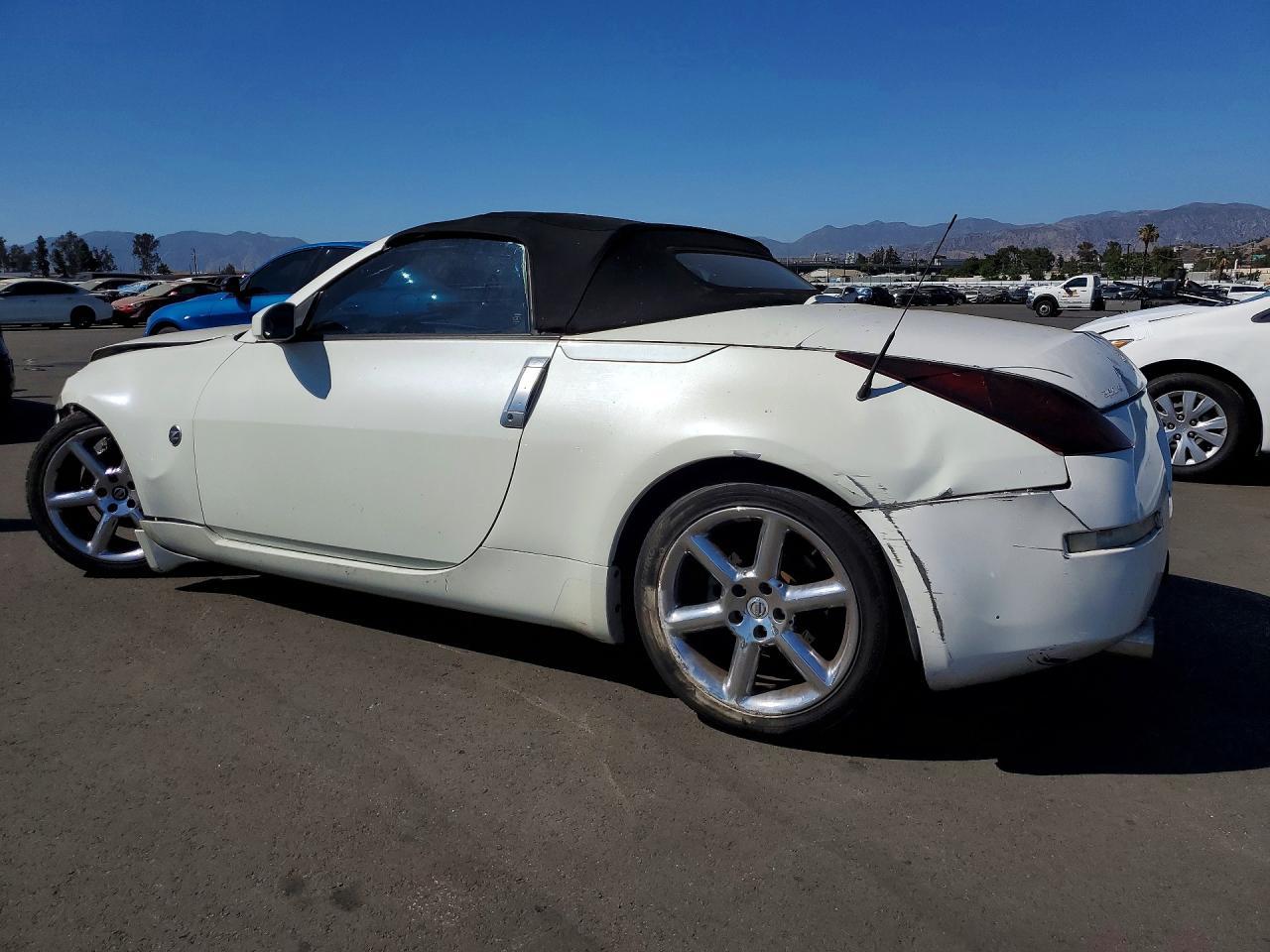 2004 Nissan 350Z Roadster - Фото 2