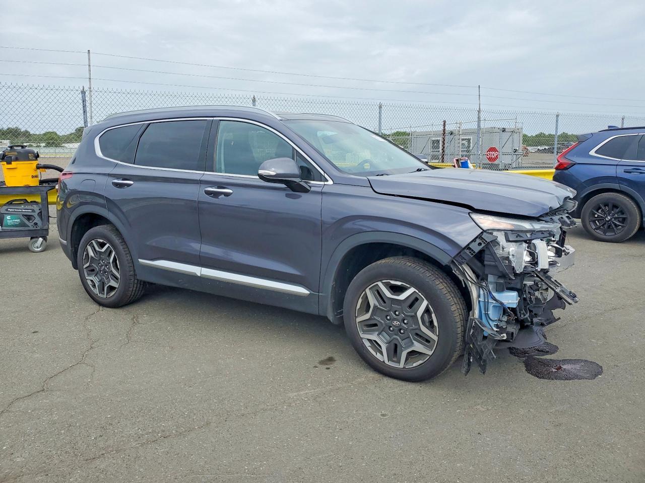 2022 Hyundai Santa Fe Limited - Image 4