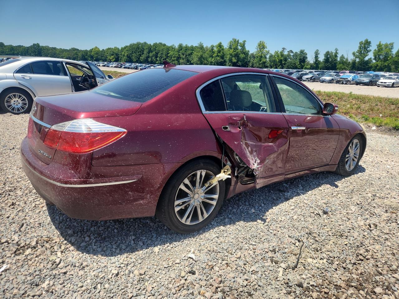 2012 Hyundai Genesis - Фото 3