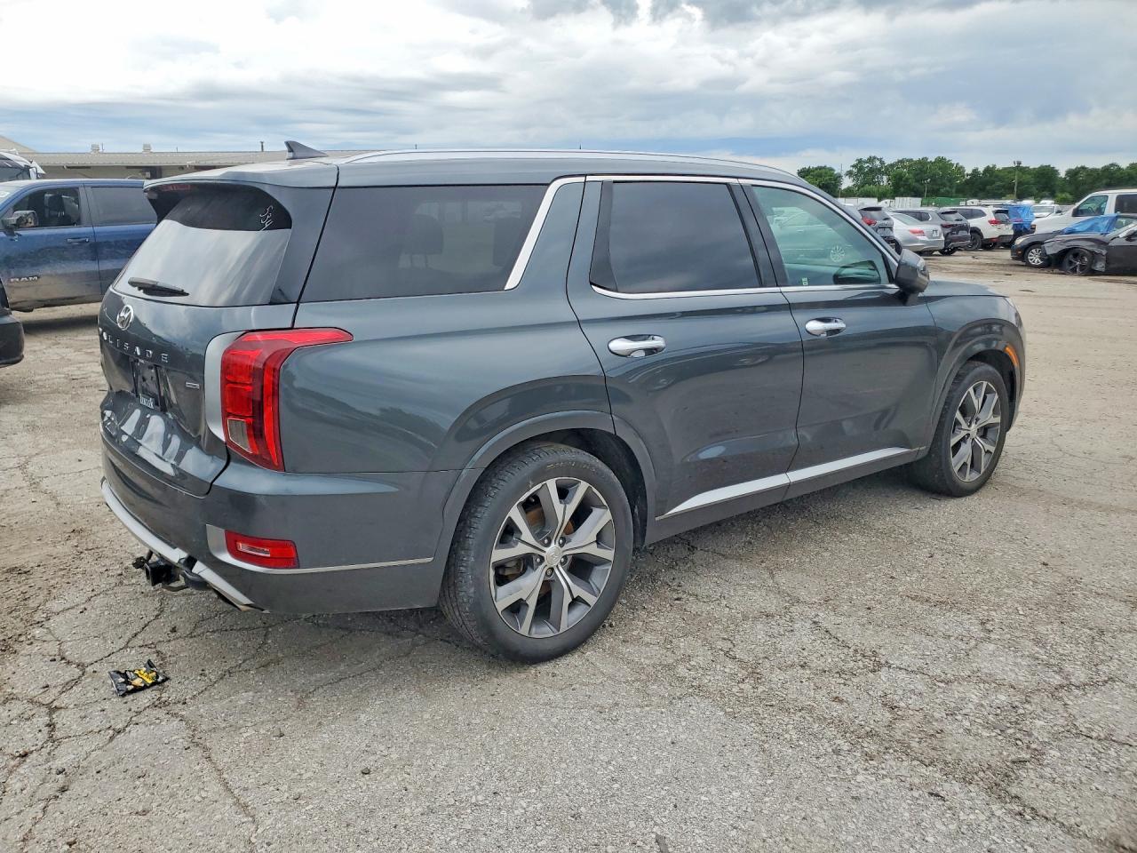 2022 Hyundai Palisade Limited - Image 3