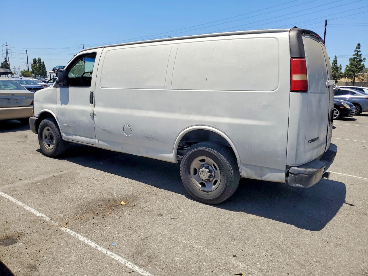 2006 Chevrolet Express 2500 Delivery Van - Фото 2
