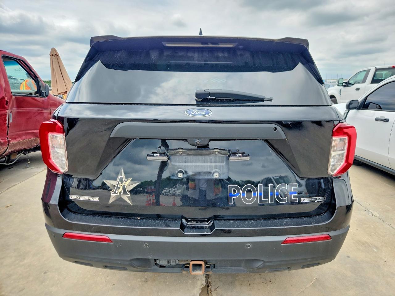 2023 Ford Explorer Police Interceptor - Фото 6