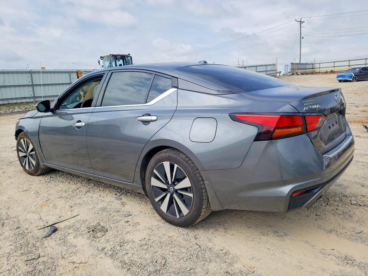 2021 Nissan Altima Sv - Image 2