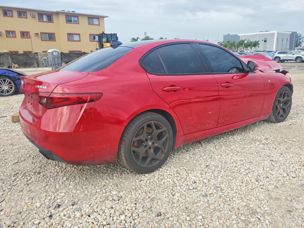 2022 Alfa Romeo Giulia Super - Image 3