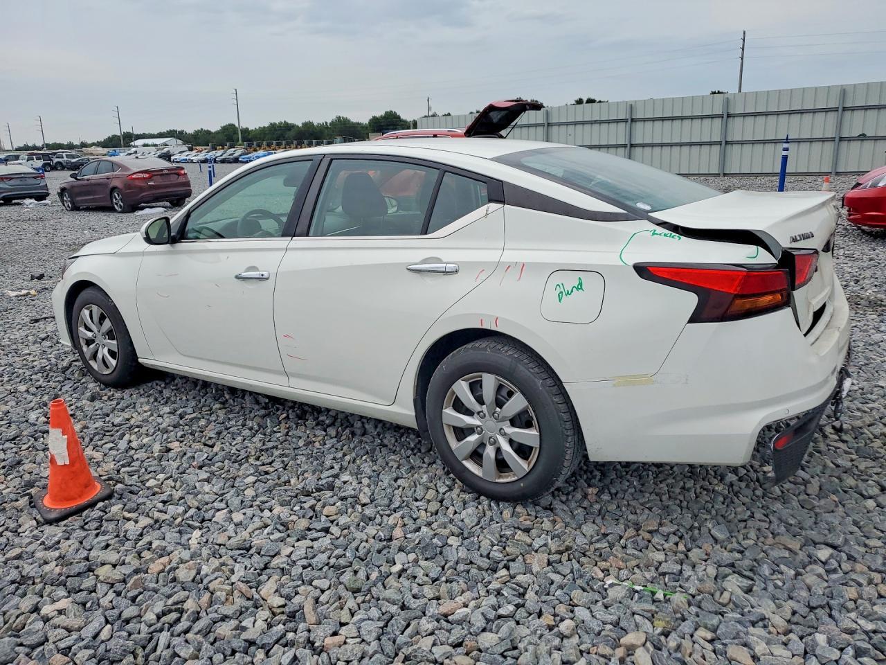 2023 Nissan Altima S - Фото 2