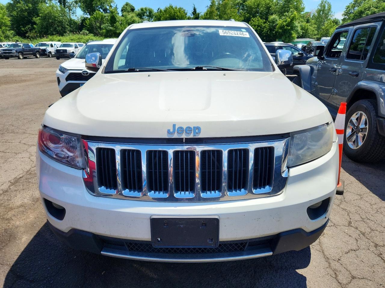 2013 Jeep Grand Cherokee - Image 5