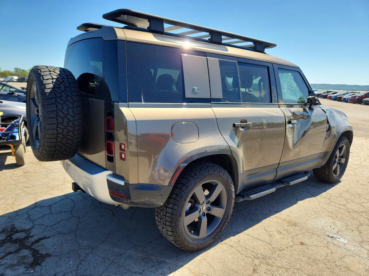 2024 Land Rover Defender 110 S - Фото 3