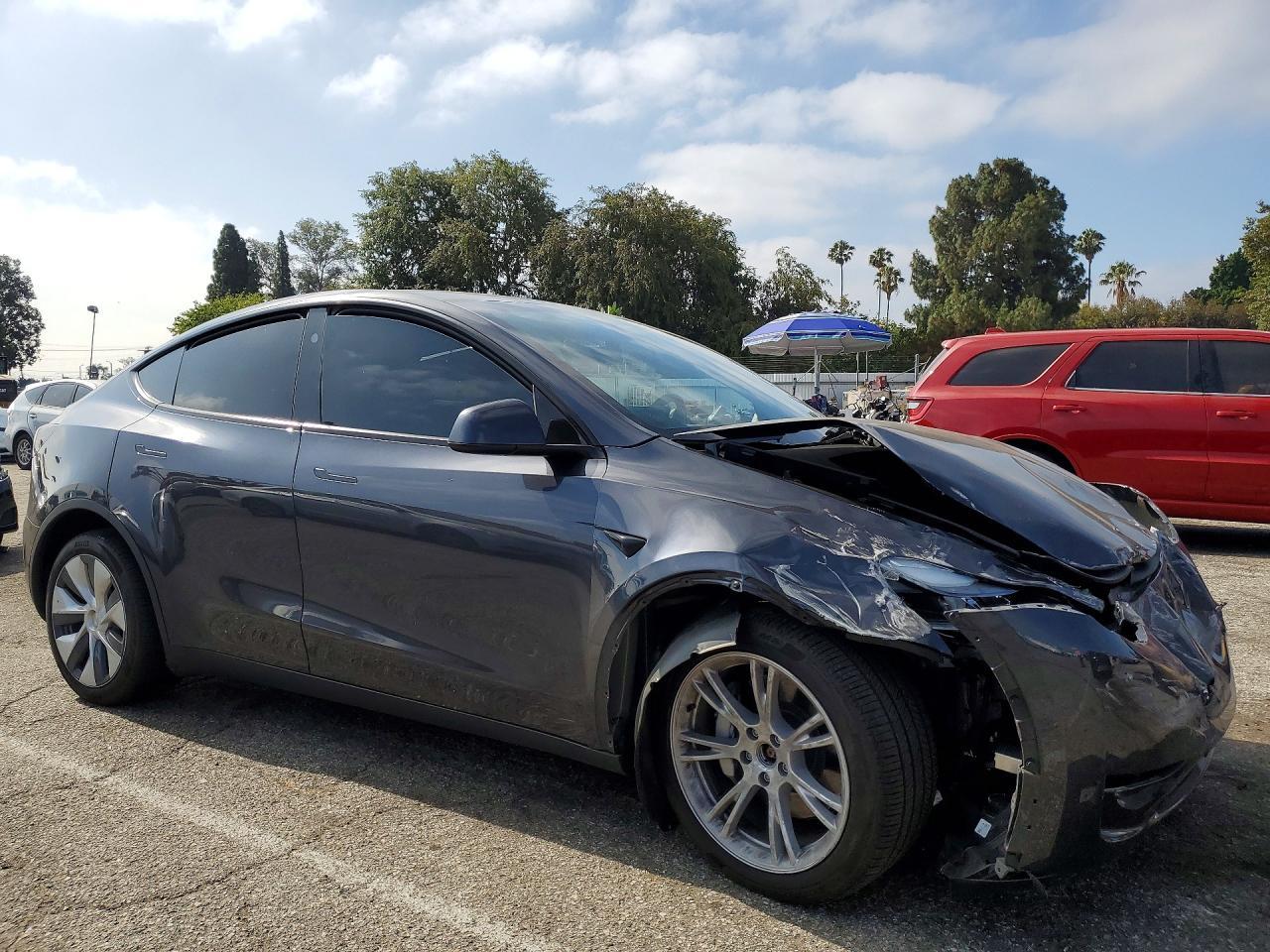 2024 Tesla Model Y - Фото 4