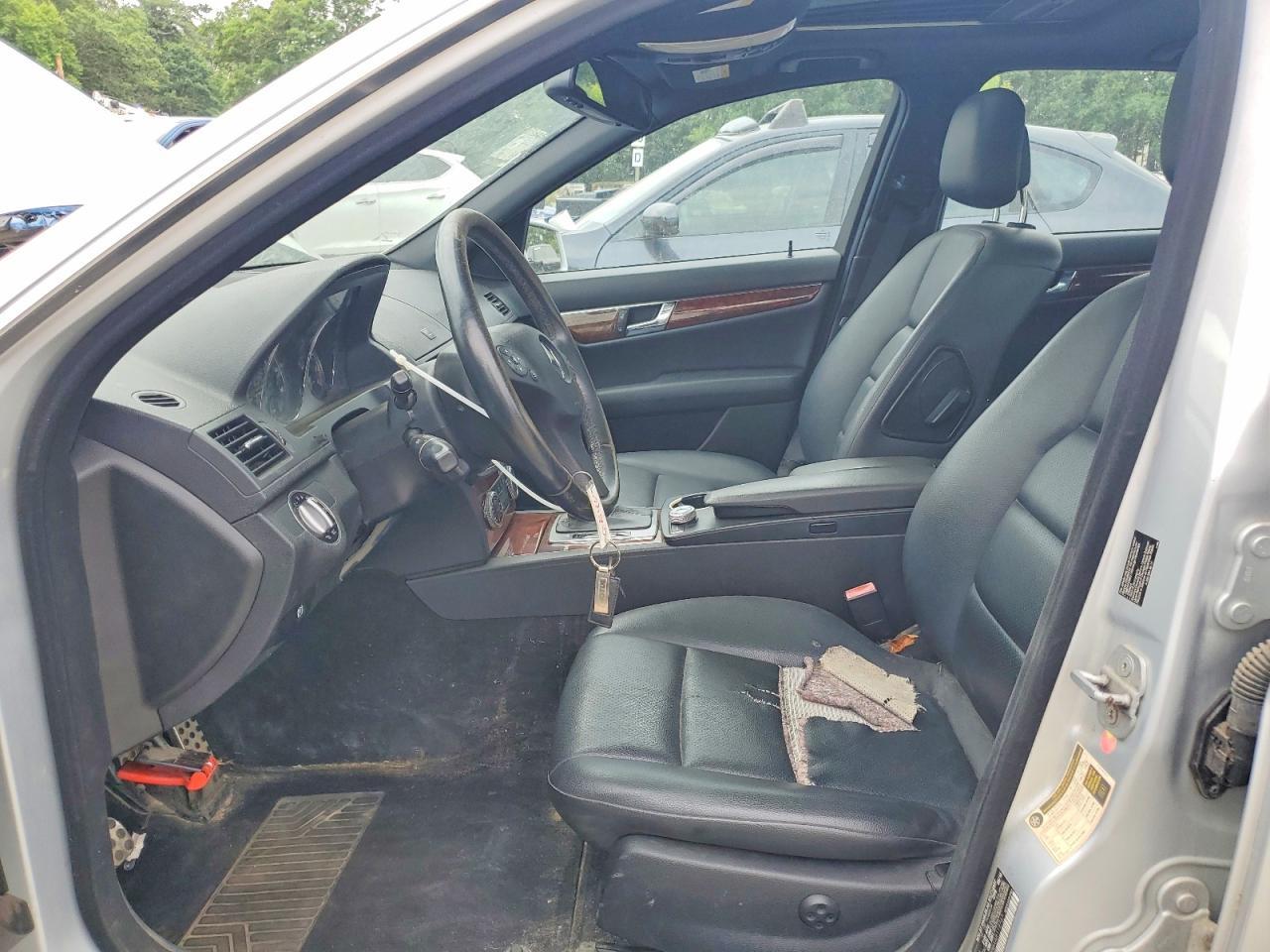 2010 Mercedes-Benz C 300 4Matic - Image 7