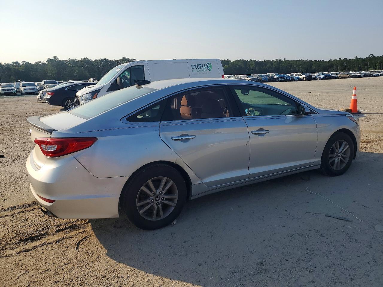 2016 Hyundai Sonata Se - Фото 3