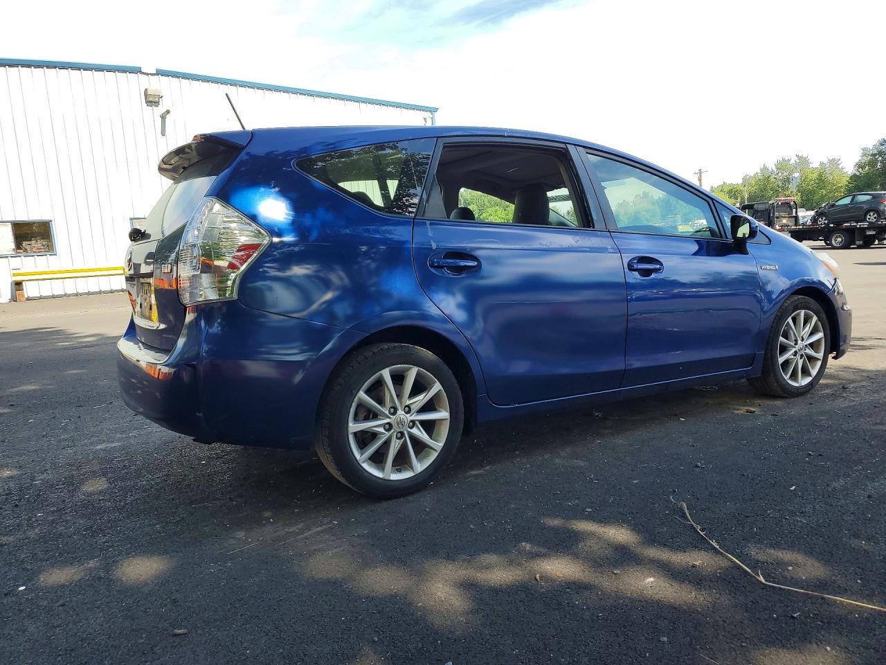 2012 Toyota Prius V Five - Image 5