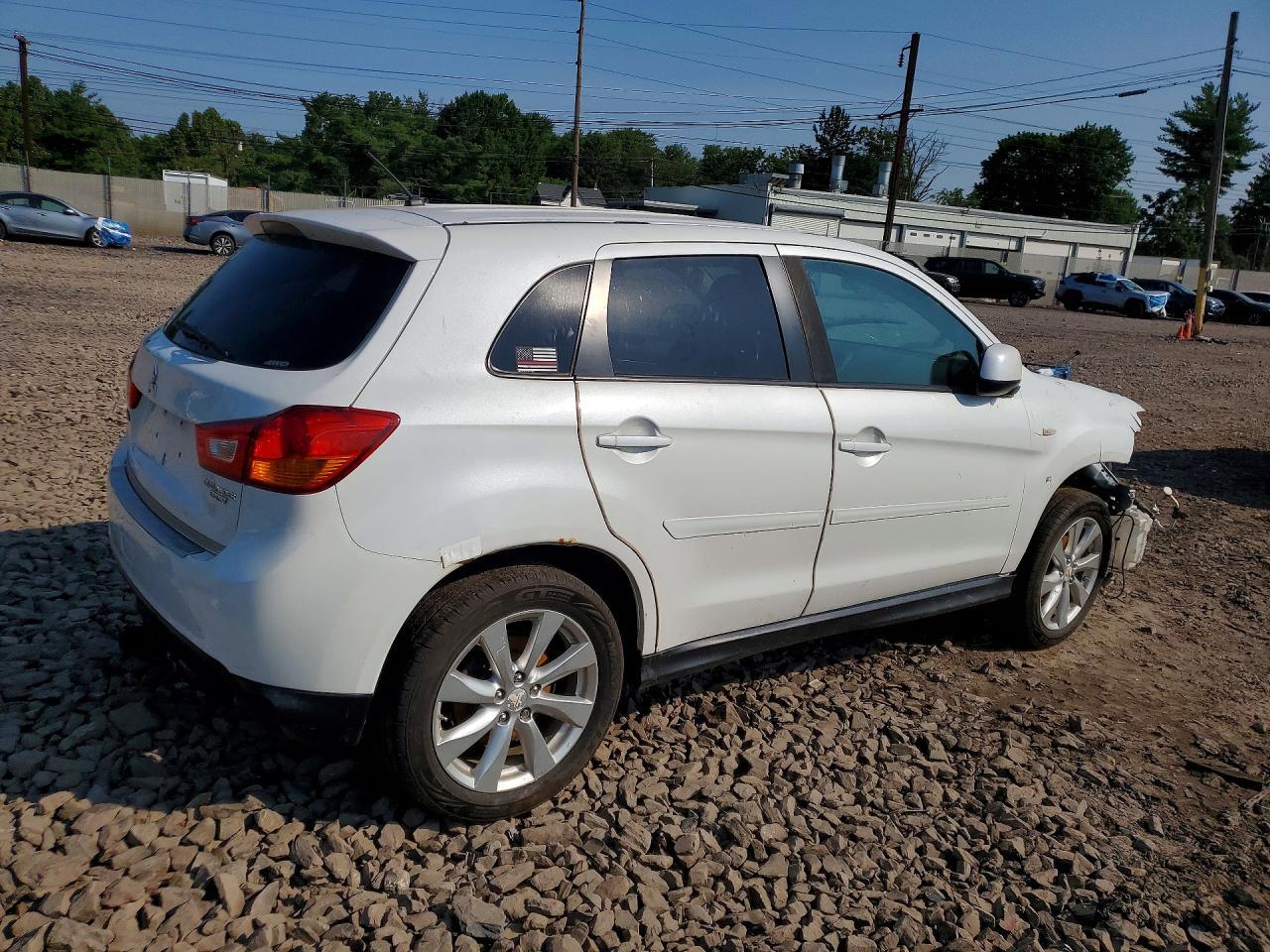 2015 Mitsubishi Outlander Sport Es - Image 3