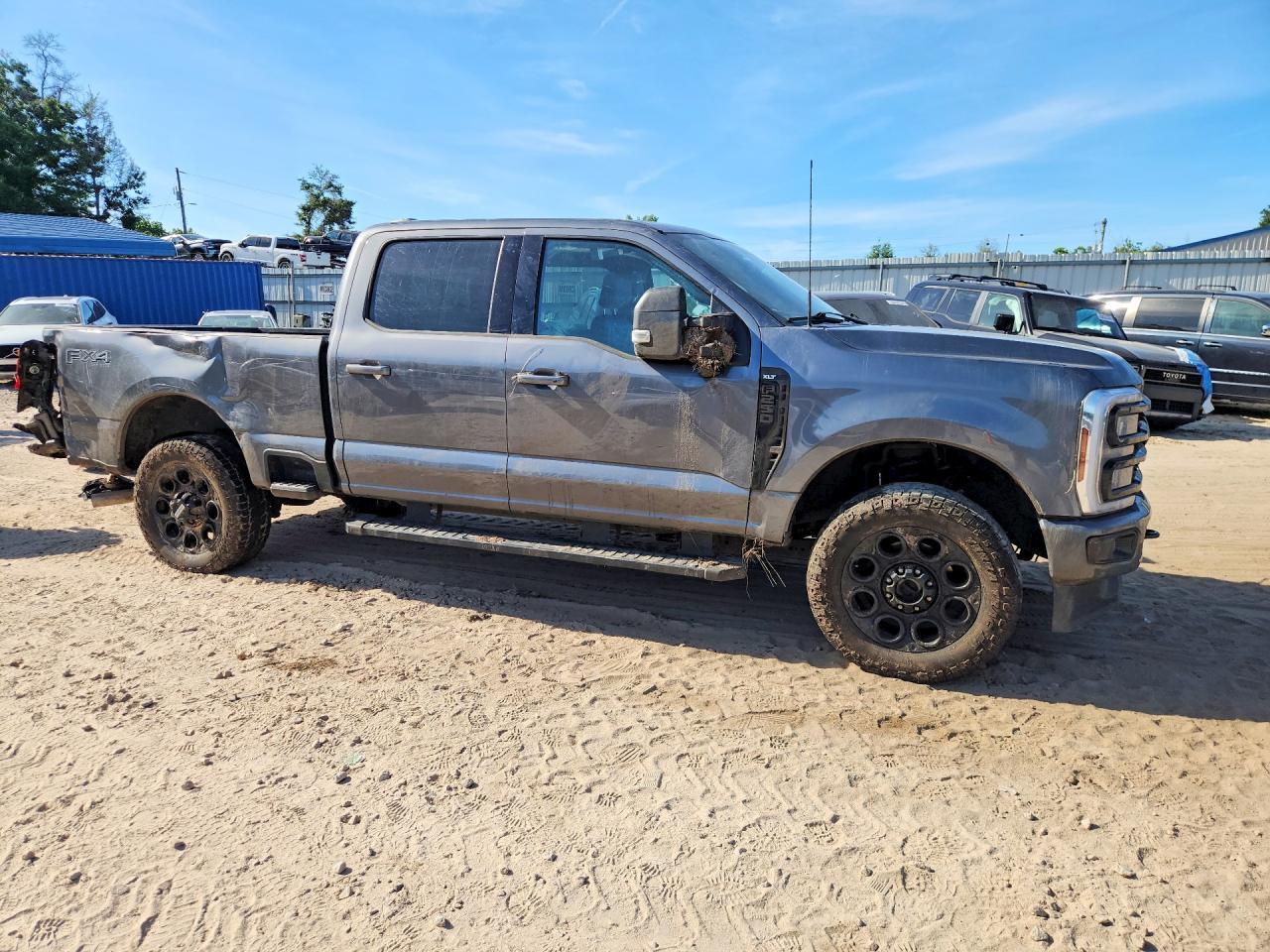 2024 Ford F250 Super Duty - Фото 4