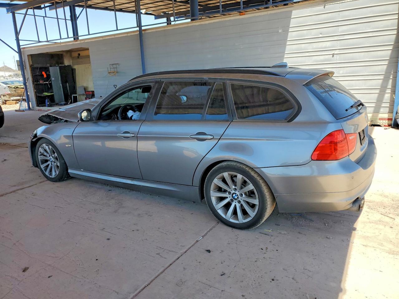 2012 BMW 328 I - Фото 2