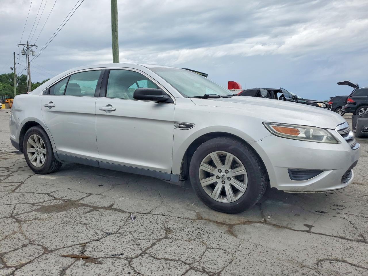 2011 Ford Taurus Se - Image 4