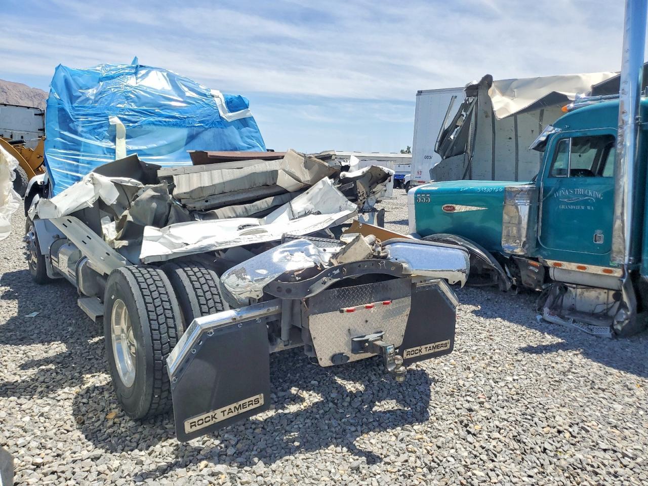 2000 Ford F650 Super Duty - Image 3