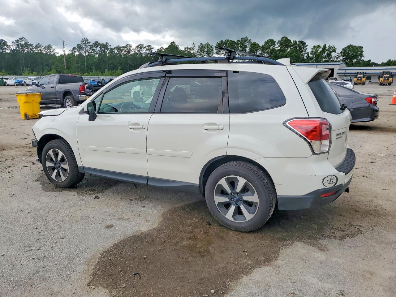 2017 Subaru Forester 2.5I Premium - Image 2