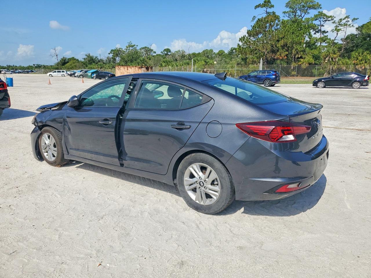 2020 Hyundai Elantra Sel - Фото 2