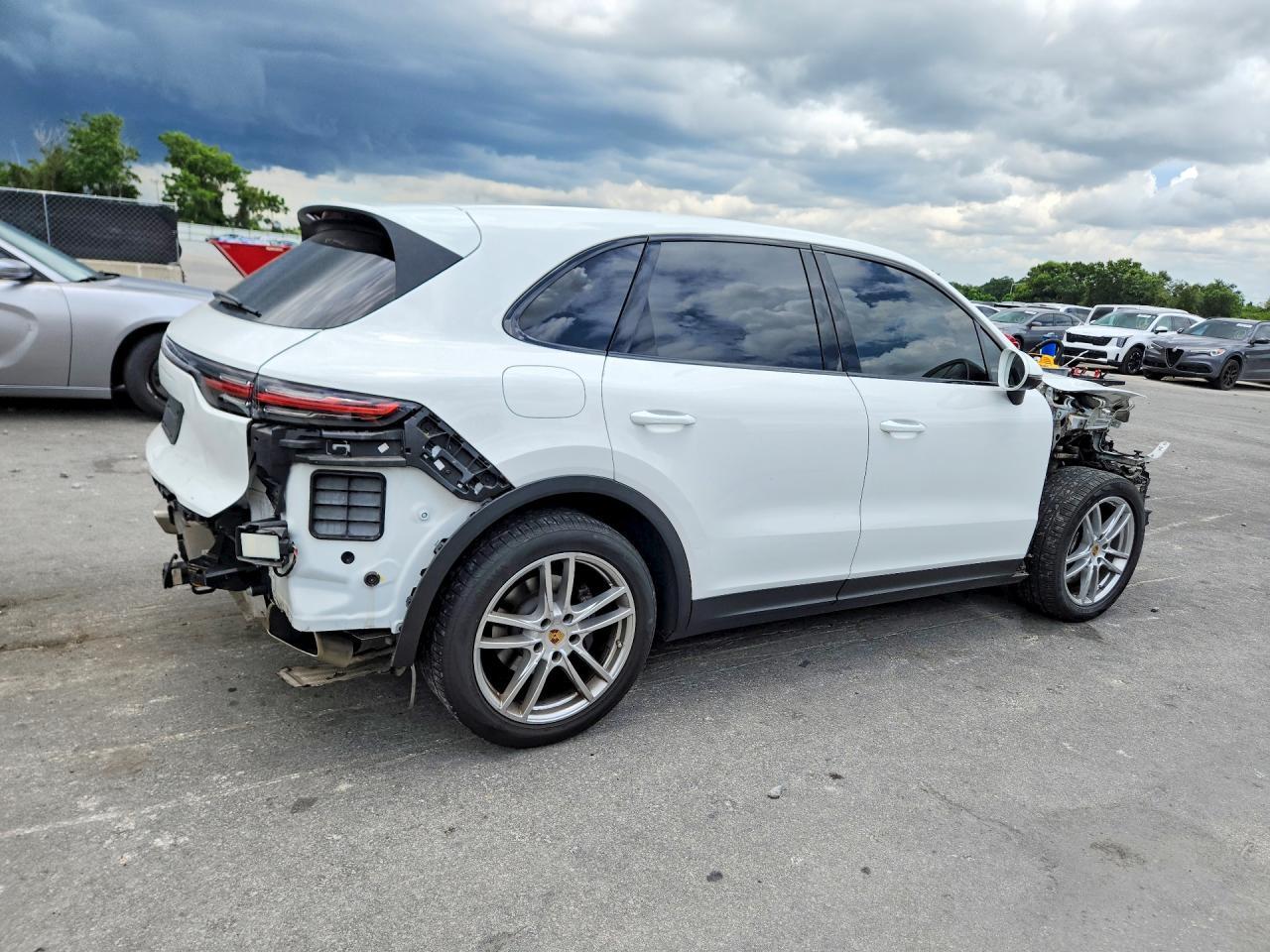 2021 Porsche Cayenne - Image 3