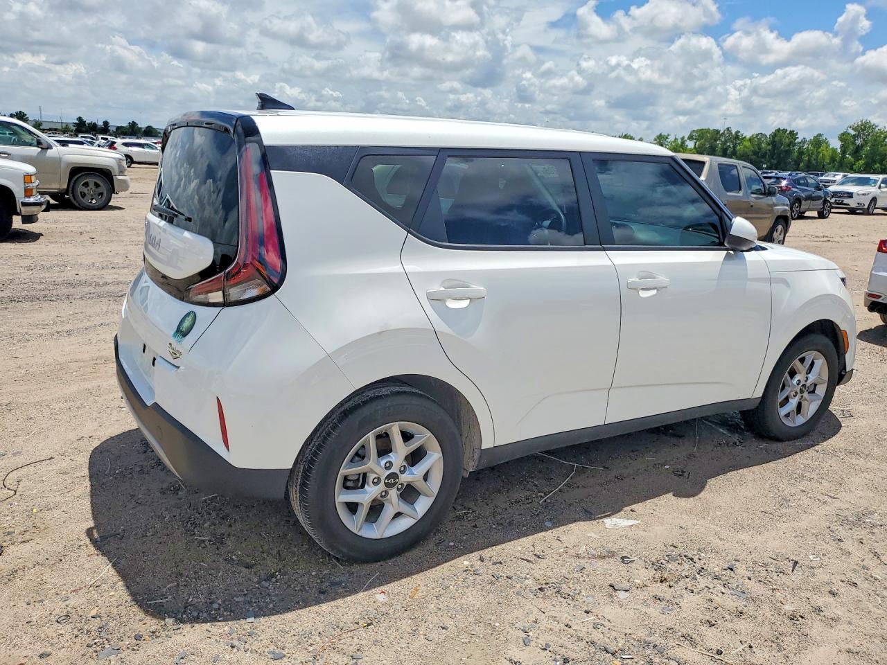 2025 Kia Soul Lx - Image 3